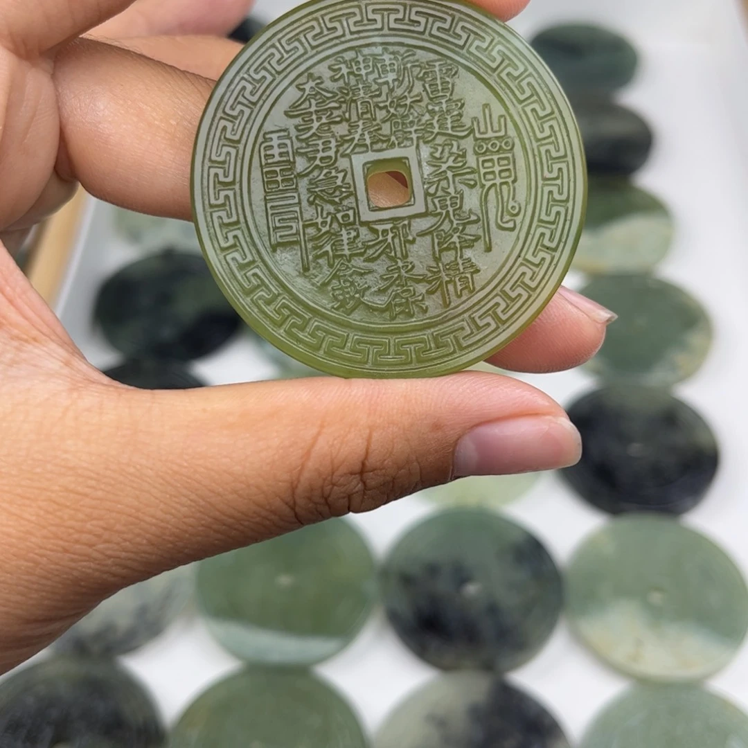 蛇纹石玉未镶嵌颈饰初**焙