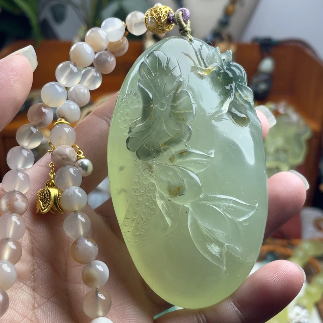 蛇纹石玉未镶嵌吊坠