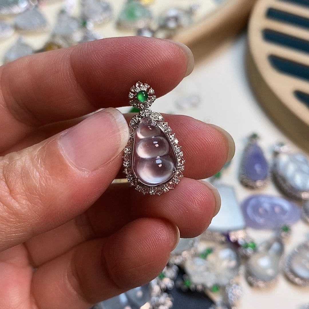 翡翠18K金镶嵌吊坠(不含链)福豆