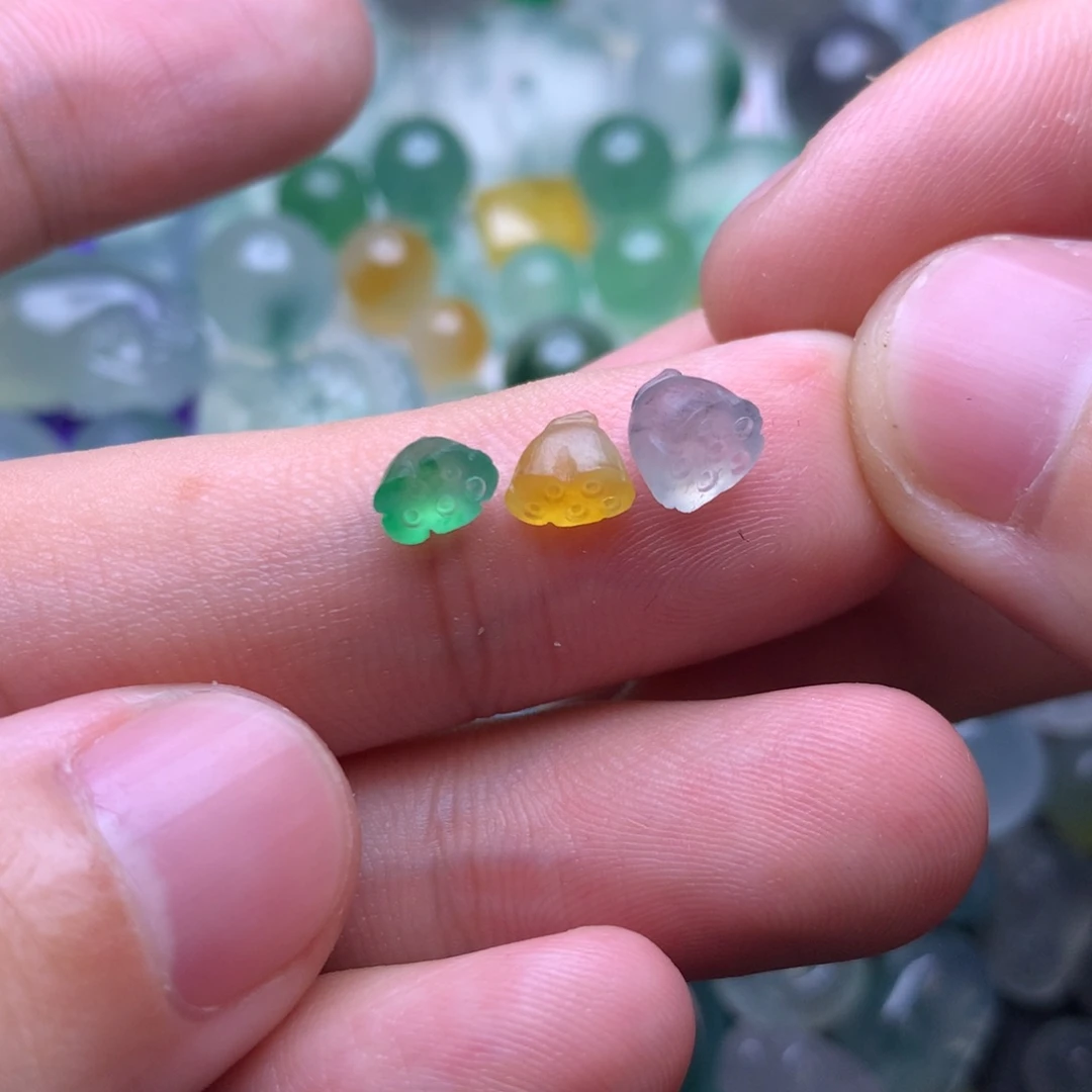 定制翡翠未镶嵌挂件