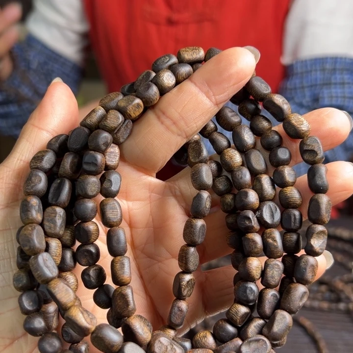 沉香手串红土乌身留疤沉水24克卡7多样性发一条