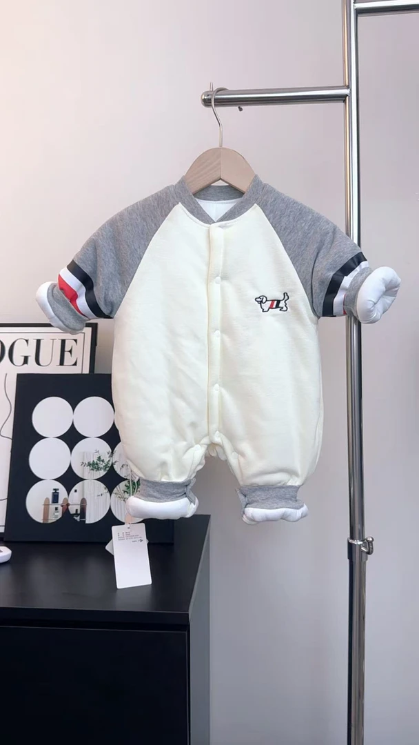 A类爬服宝宝休闲风哈衣男女宝冬季新生儿长袖婴儿可爱秋冬外出服