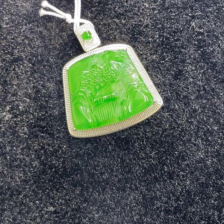 翡翠颈饰未镶嵌67，