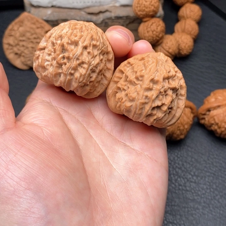 桃核把件全品38三角白