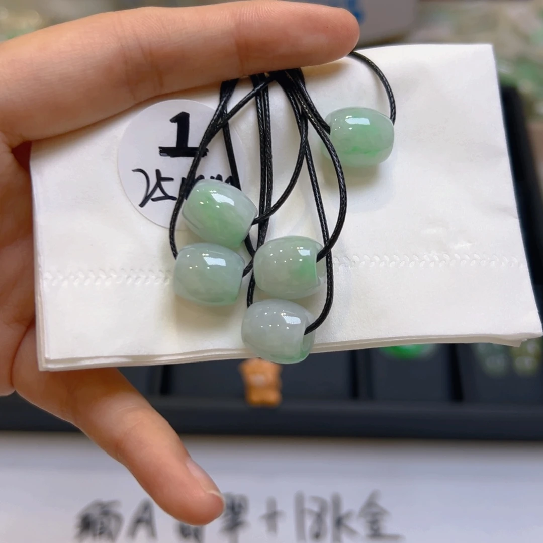 翡翠未镶嵌吊坠(不含链)多样性发一件