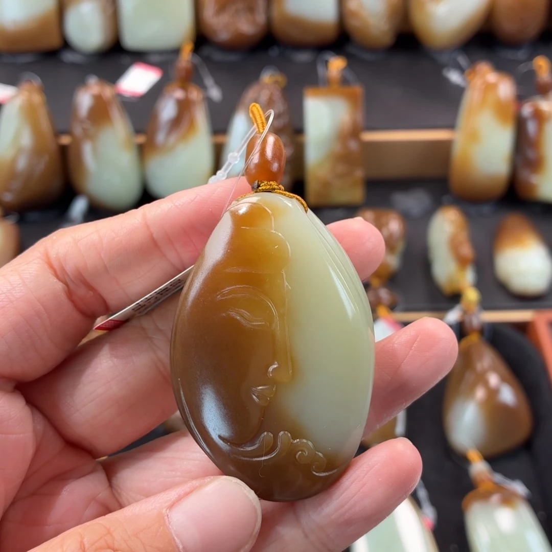 和田玉未镶嵌颈饰