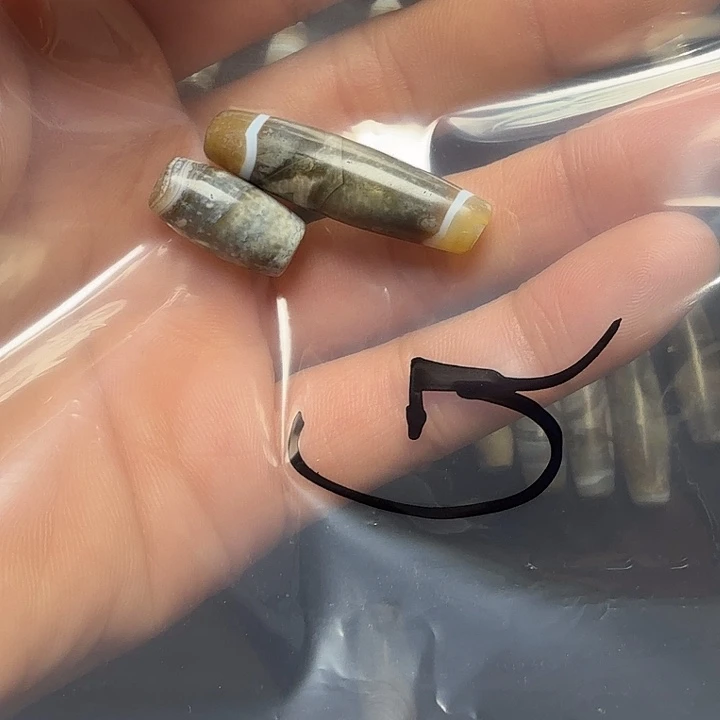 G***.石英质玉（非洲翠）未镶嵌缠丝