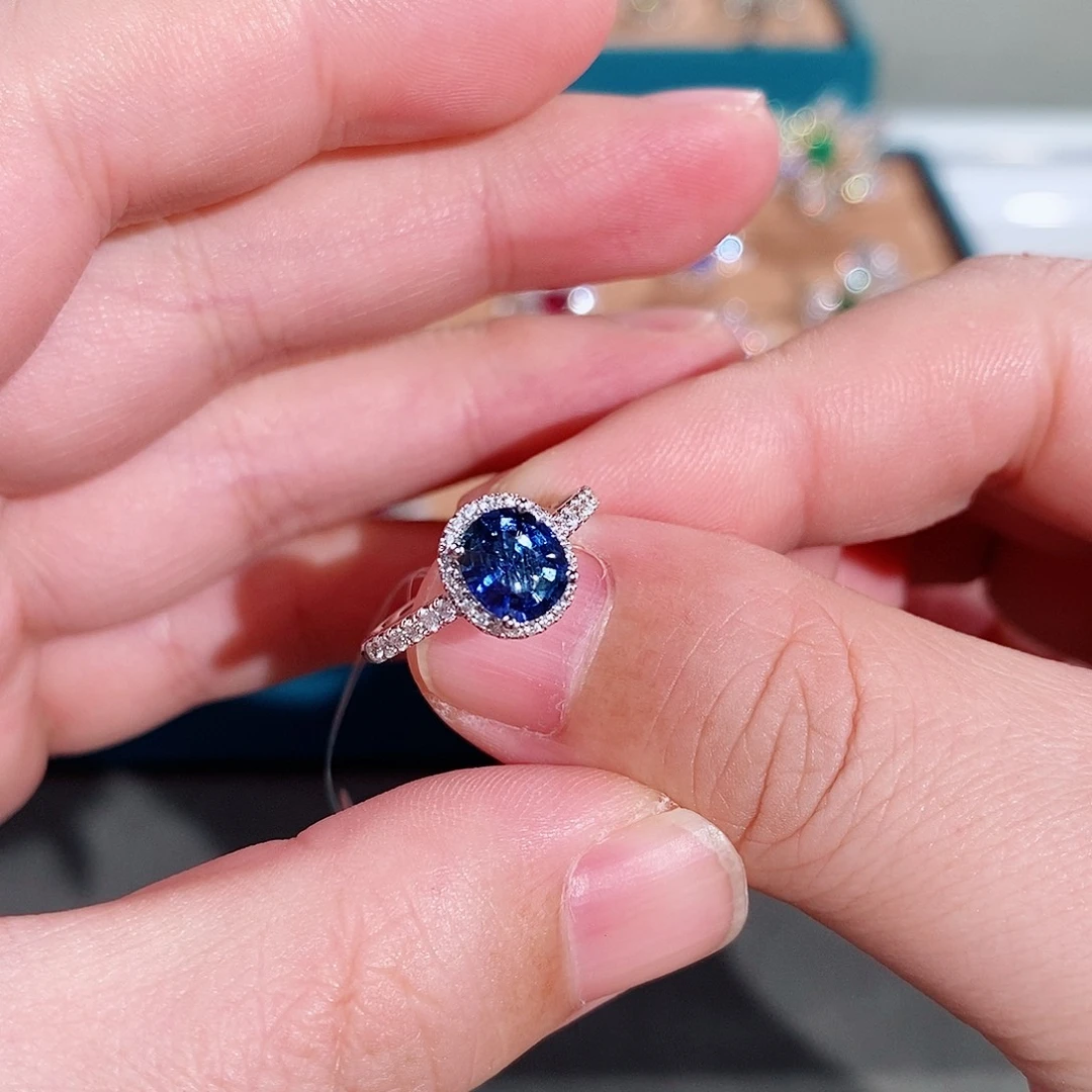 戒指蓝宝石18K金镶嵌AIGS矢车菊1.36ct