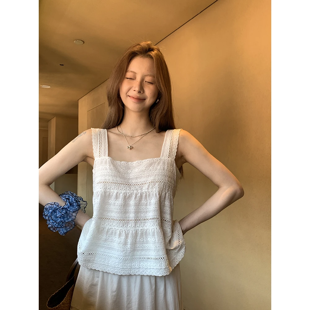 Hellooo Eat 法式白色蕾丝钩花吊带EM3228