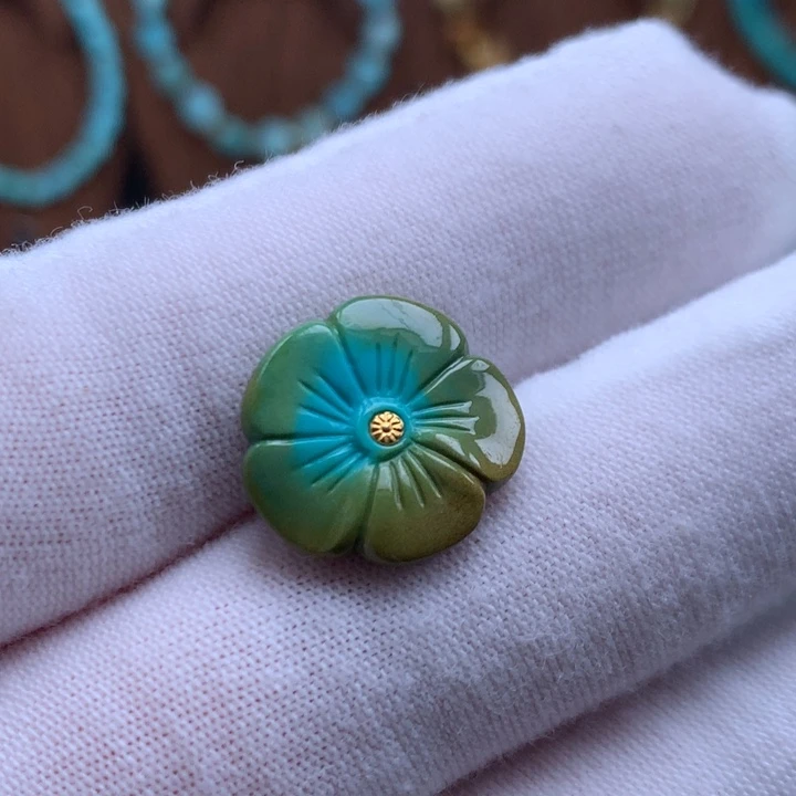 绿松石未镶嵌珠宝奇石