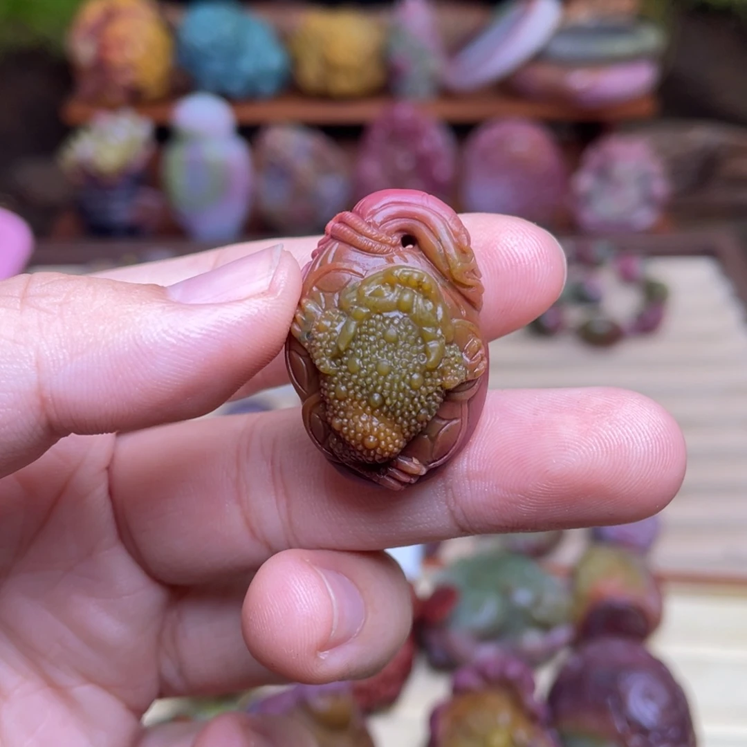 玛瑙/玉髓未镶嵌手串盐源玛瑙金蟾
