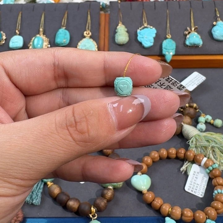 绿松石未镶嵌把件爱心四方珠
