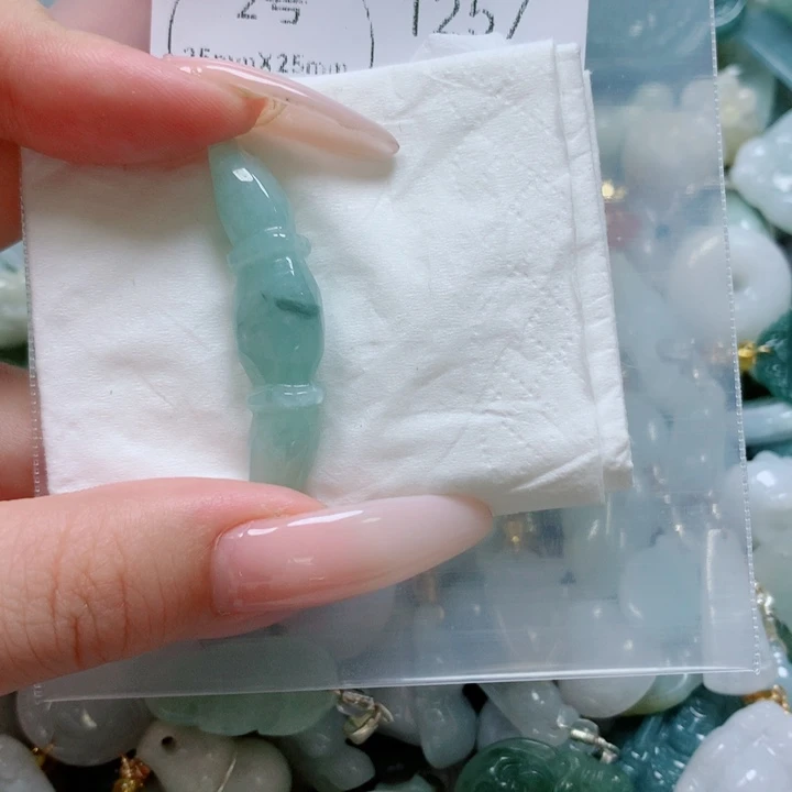 翡翠戒指未镶嵌翡翠