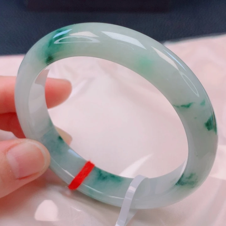 翡翠手镯未镶嵌56。57