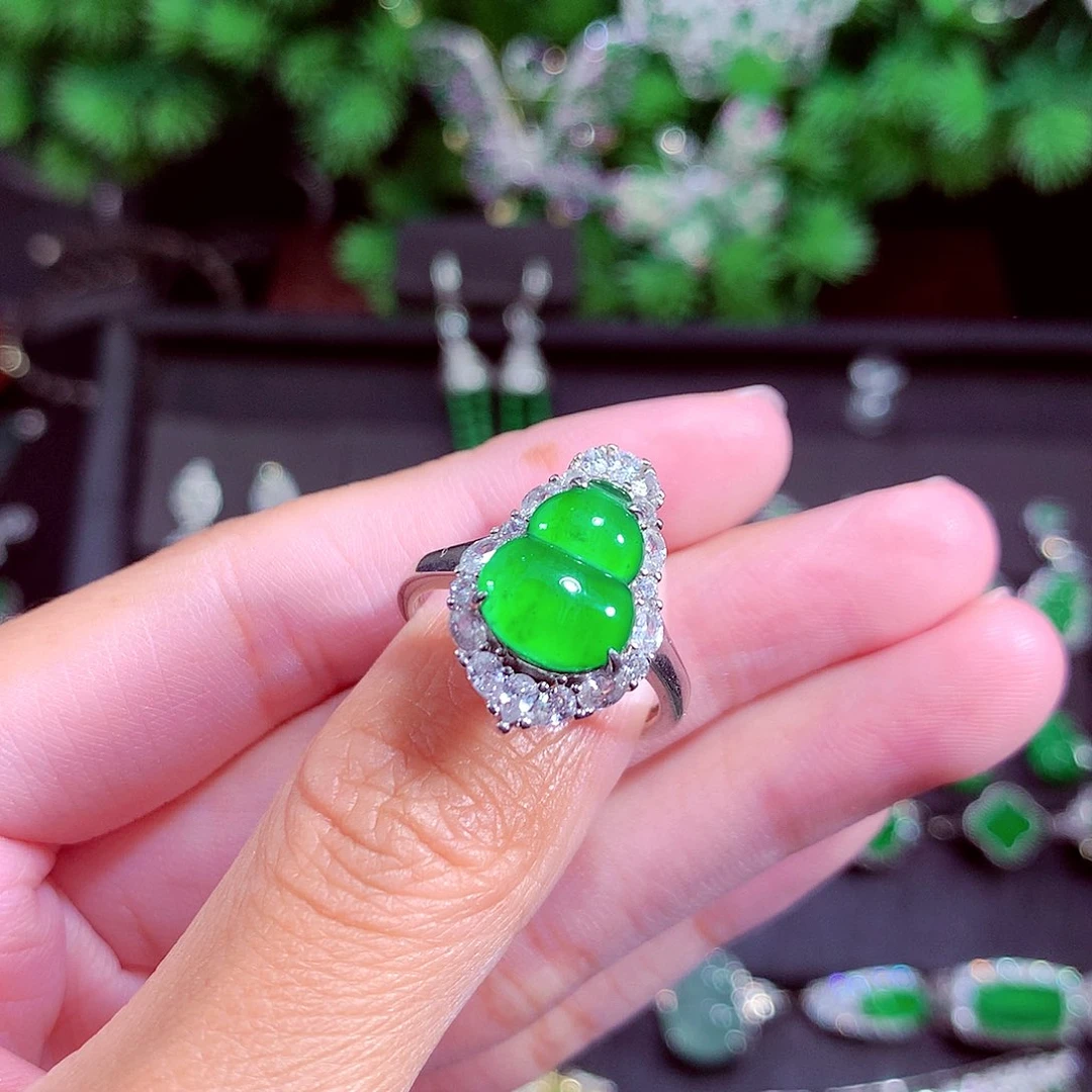 颈饰未镶嵌翡翠天然