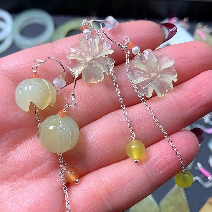 蛇纹石玉耳饰未镶嵌刘*