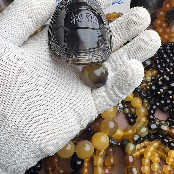 公***兰木质类驴蹄子2.2和富甲天下把件