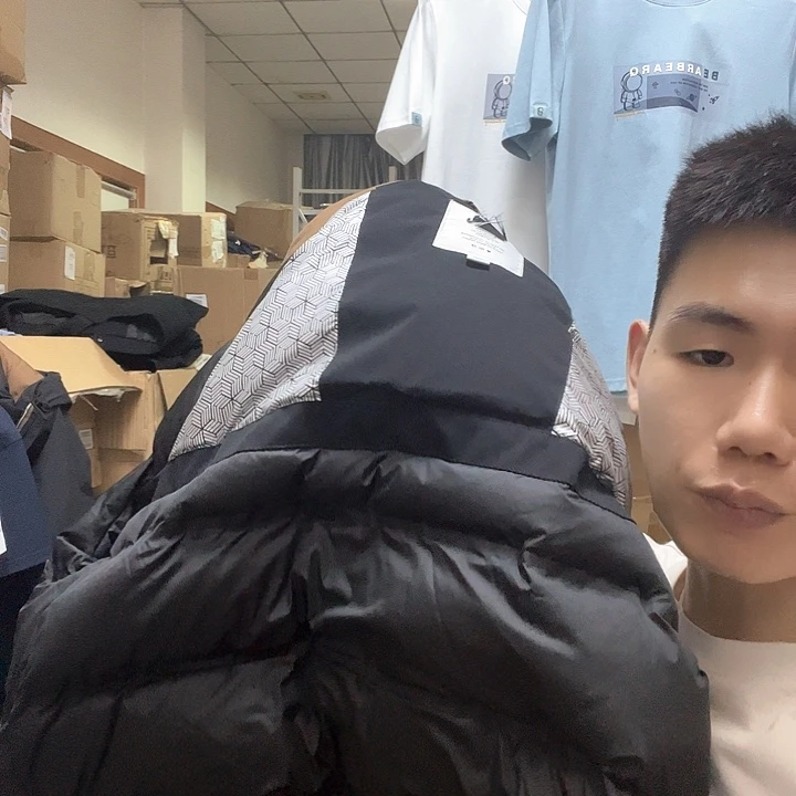 黑色短款鹅男士170码