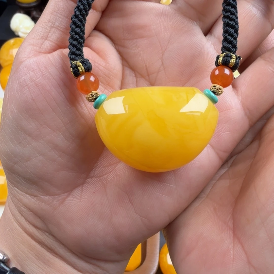 琥珀未镶嵌颈饰纯天然琥珀蜜蜡