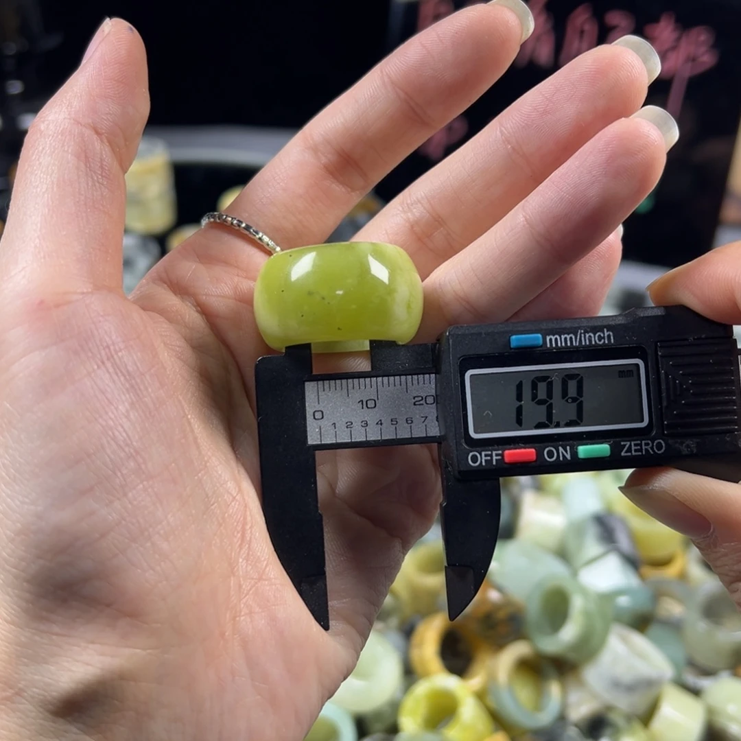 蛇纹石玉未镶嵌戒指