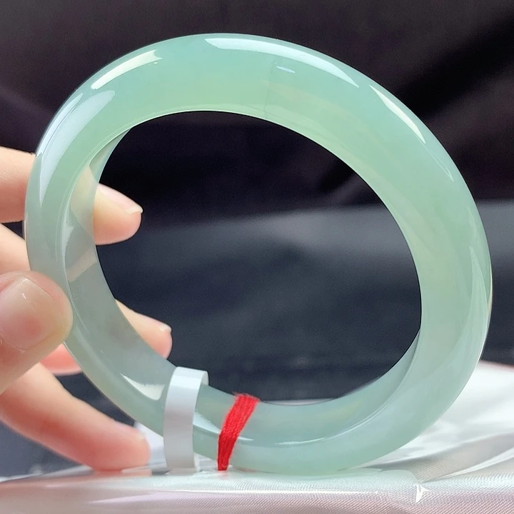 翡翠未镶嵌手镯57圈