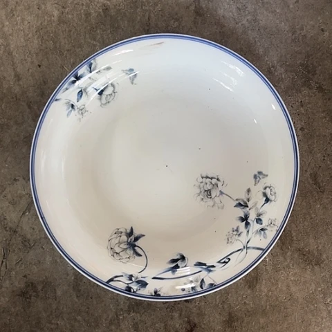 陶瓷8寸深窝盘一个