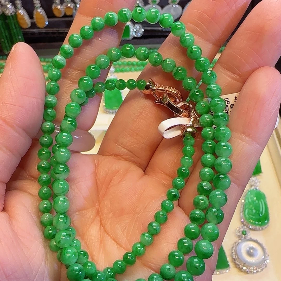 翡翠颈饰未镶嵌珠子