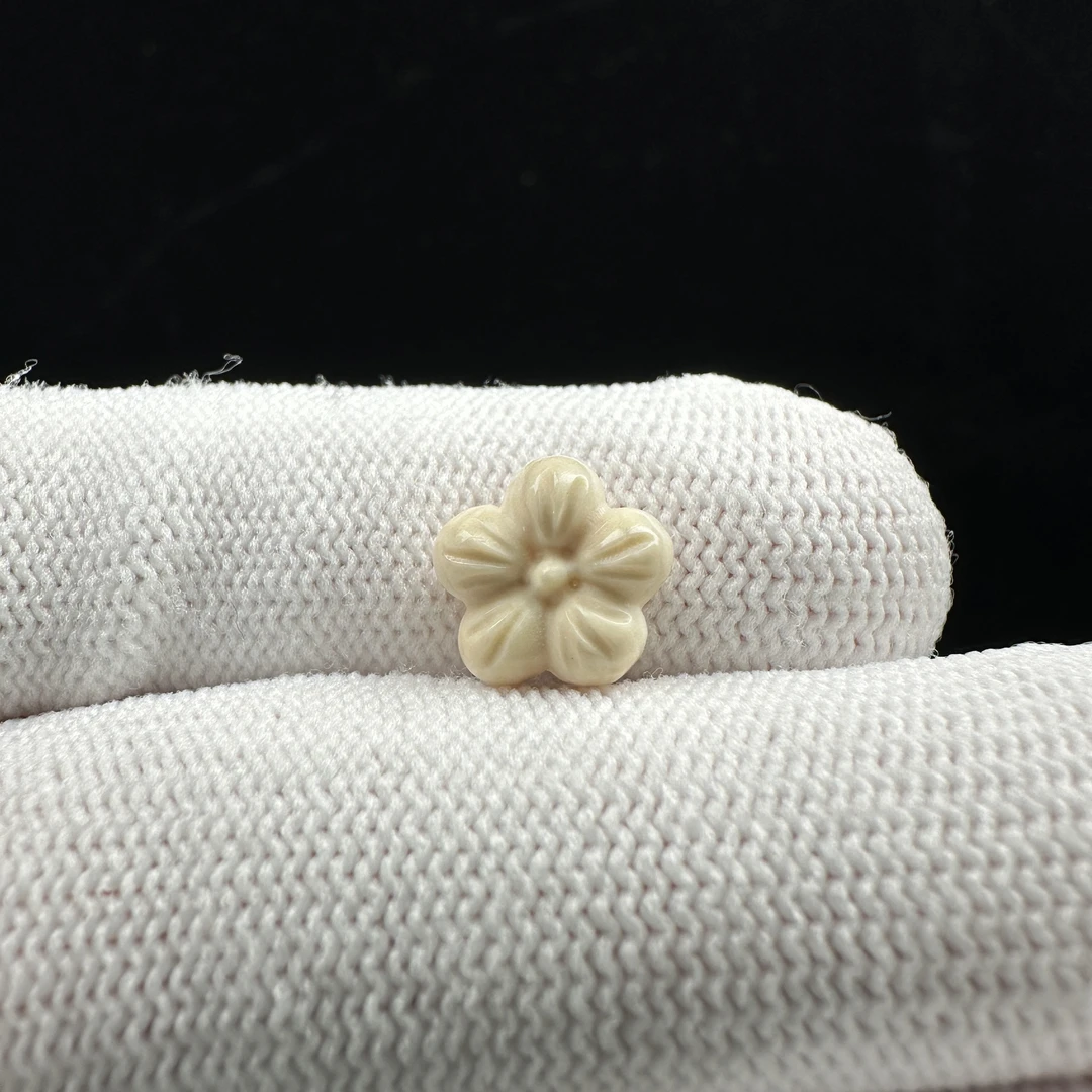 K8668天然猛犸 配饰 10*6mm一物一图 假一罚十
