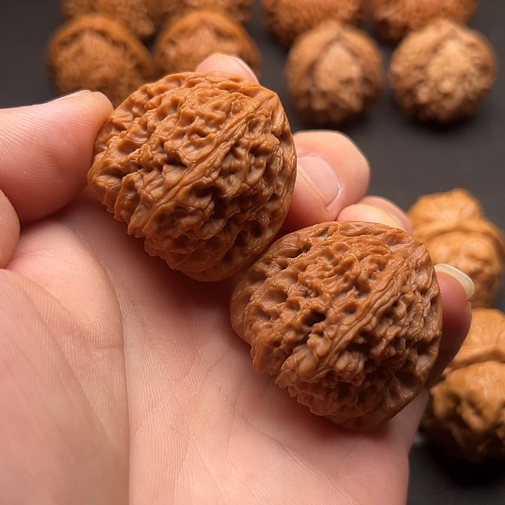 桃核把件南疆石纹玩核桃