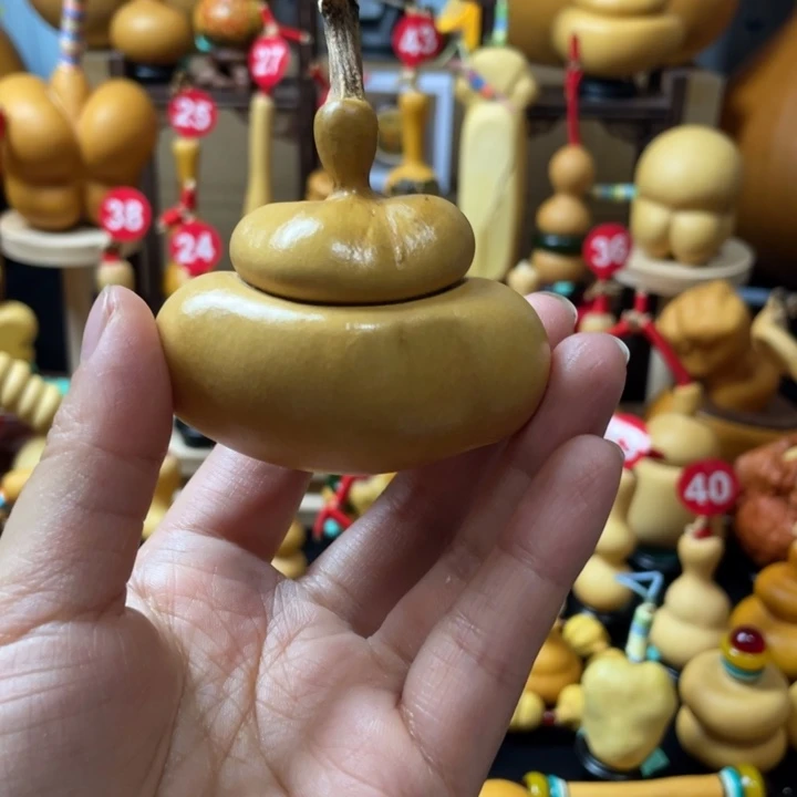 橘****哈斯登我在外面上班呢