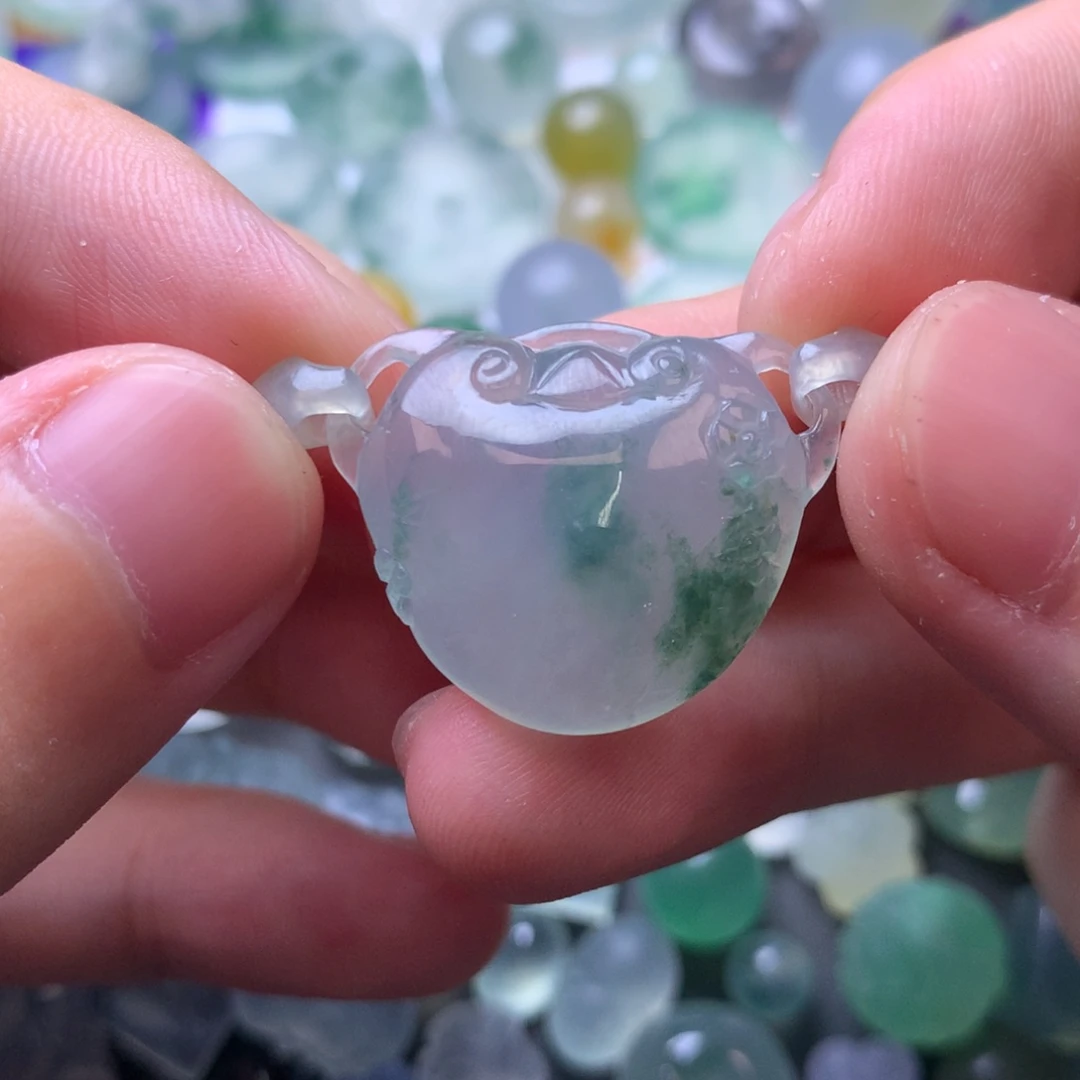 定制翡翠未镶嵌挂件