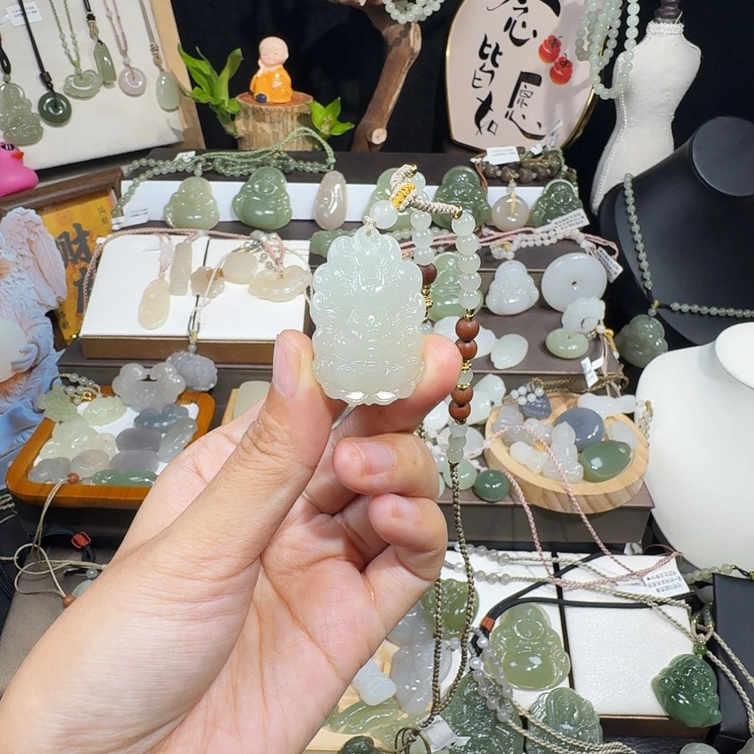 *****和田玉未镶嵌颈饰