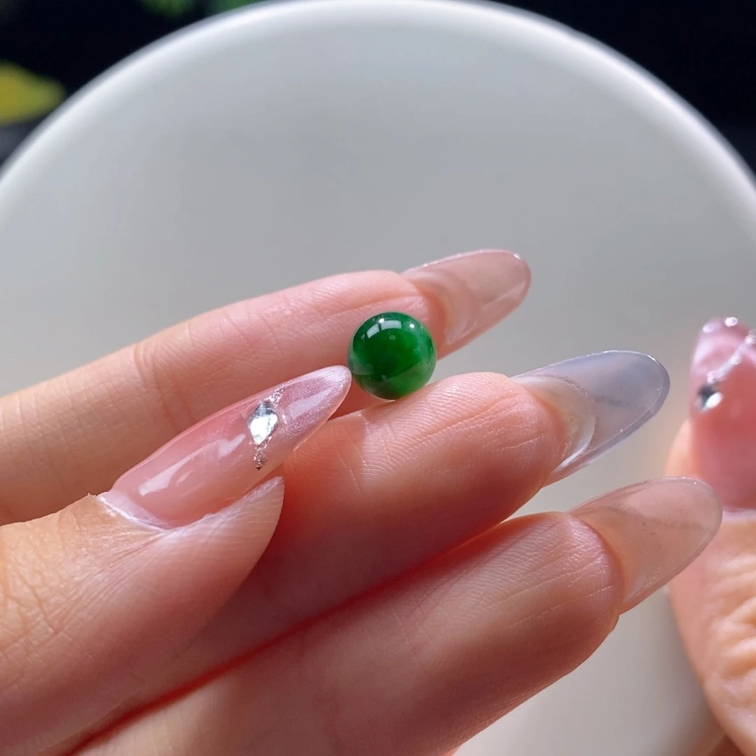 颈饰未镶嵌翡翠翡翠辣绿圆珠7.9mm