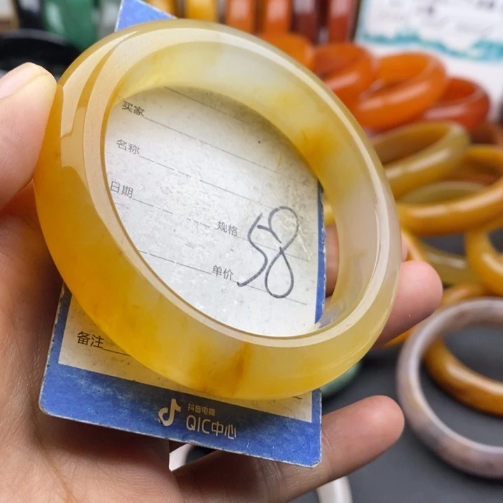 未镶嵌手镯石英质玉