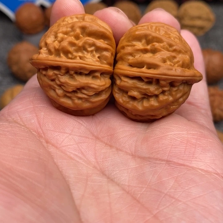 文玩核桃把件水晶八棱