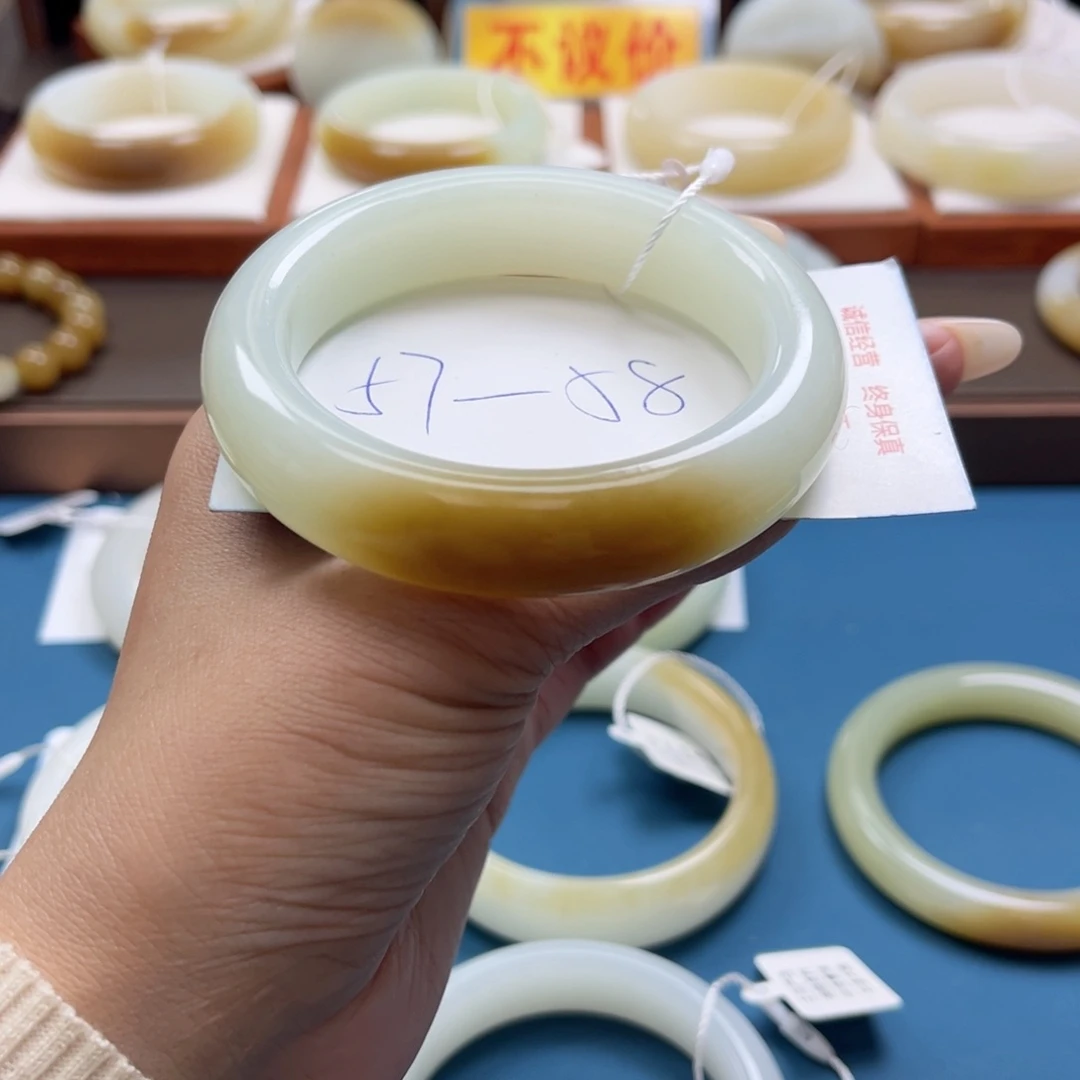 未镶嵌手镯和田玉