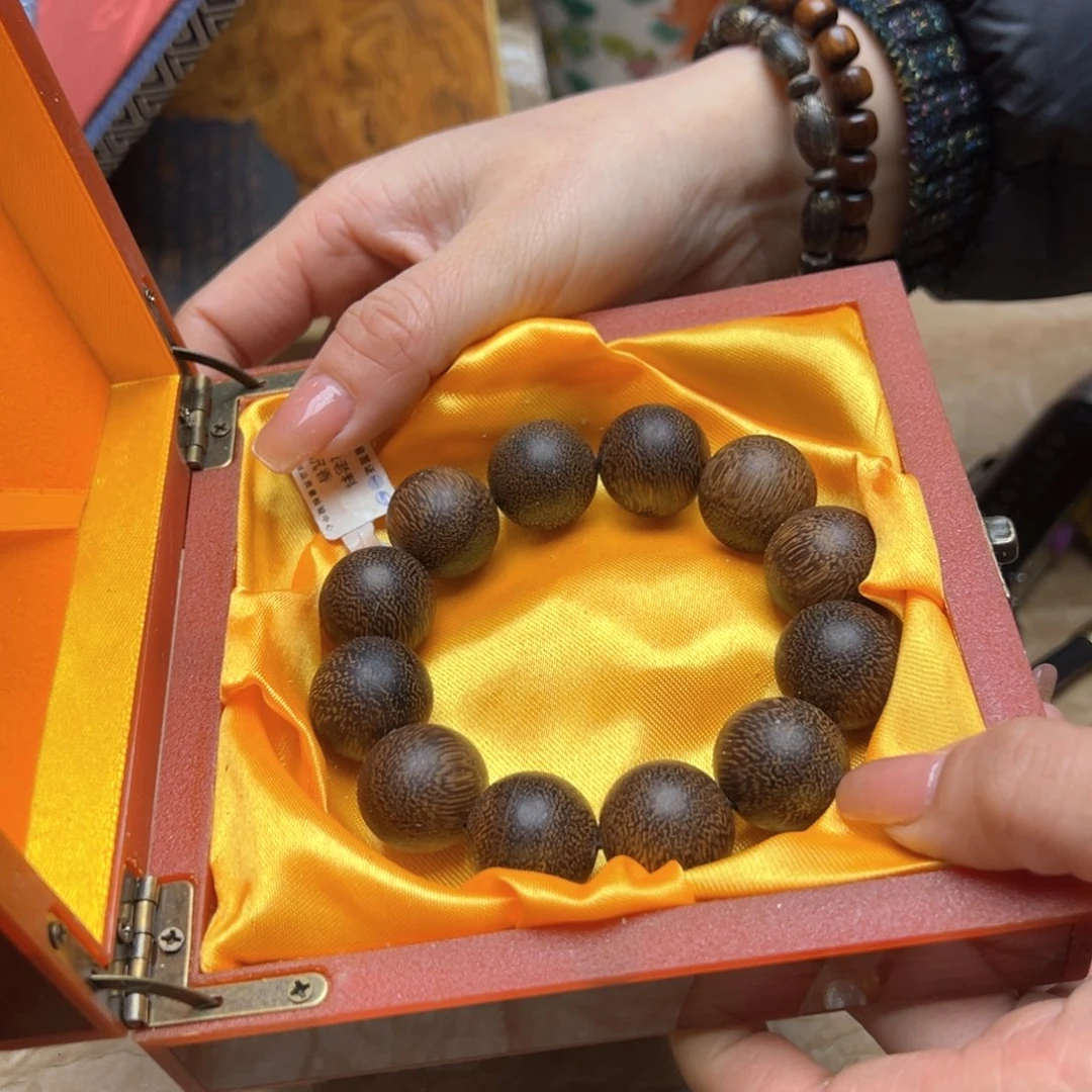 大叶紫檀（黑酸枝木类）