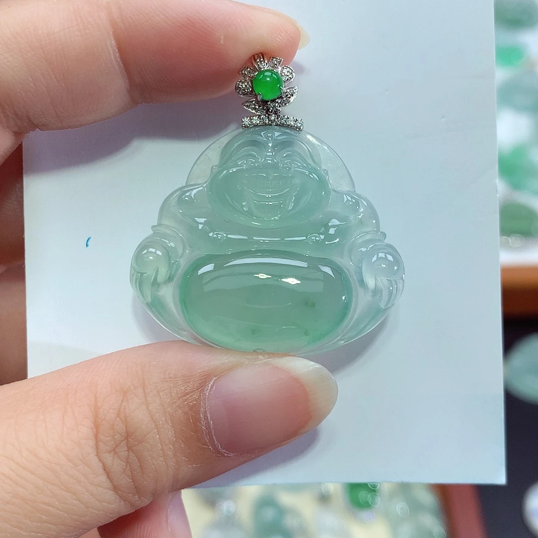 翡翠18K金镶嵌颈饰佛