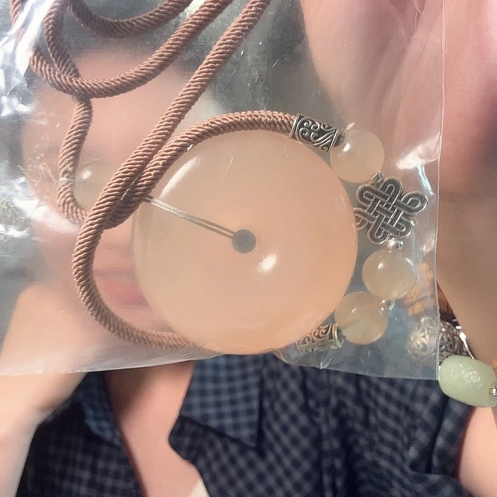 ****橘查罗石未镶嵌颈饰