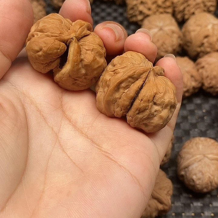 V***生吊坠文玩核桃蛙蛙