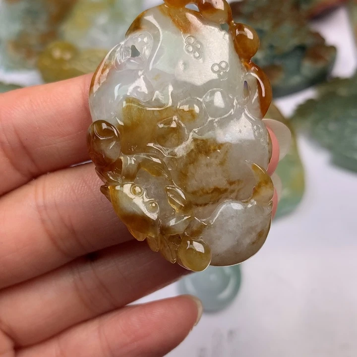 翡翠未镶嵌颈饰翡翠