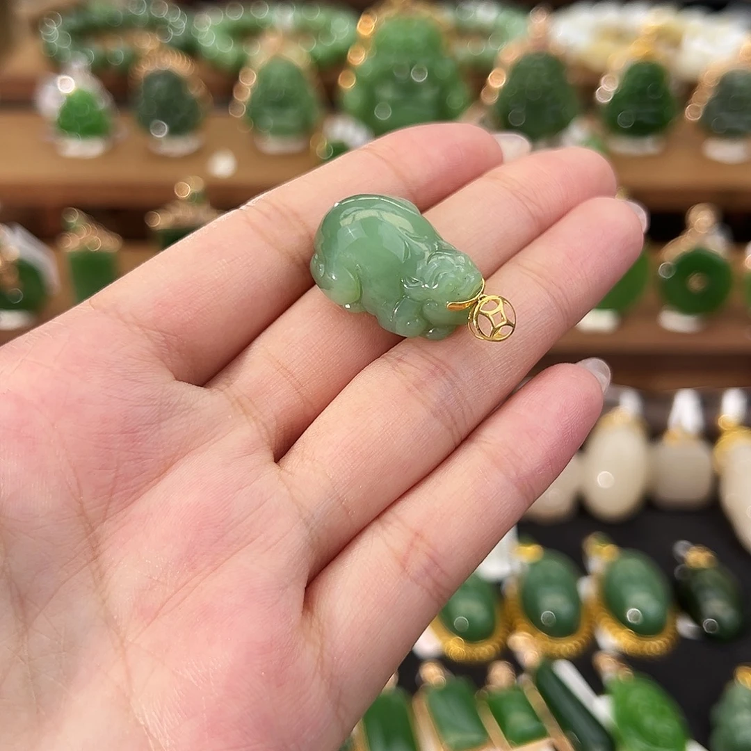 和田玉18K金镶嵌吊坠(不含链)粉青猫眼貔貅
