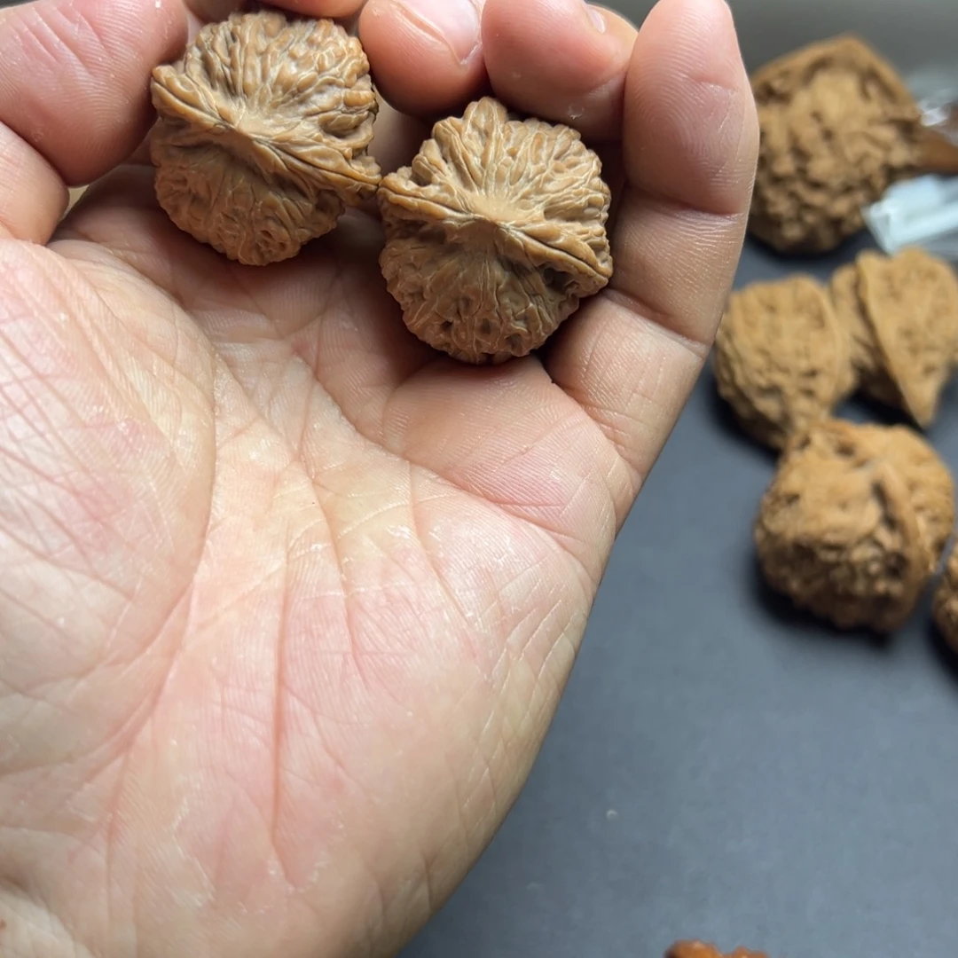 凯****龙脊菩提吊坠铁锤呢妹妹
