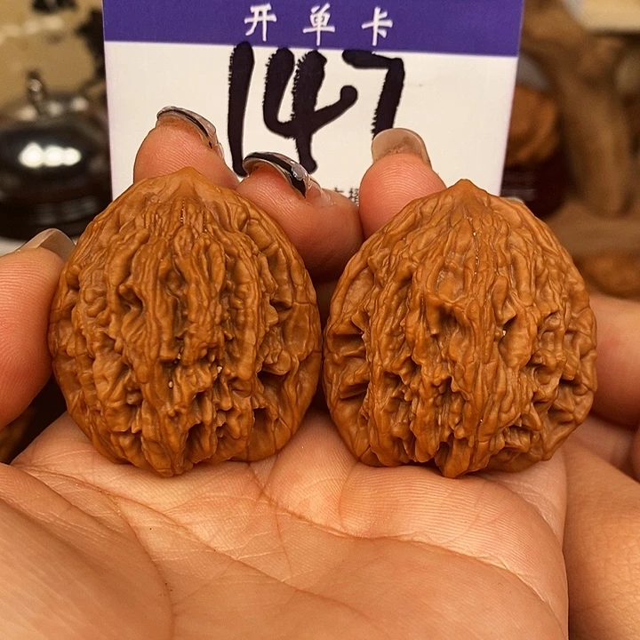 桃核吊坠虎头40有修s