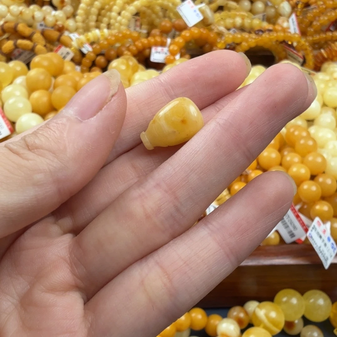 未镶嵌琥珀珠宝奇石