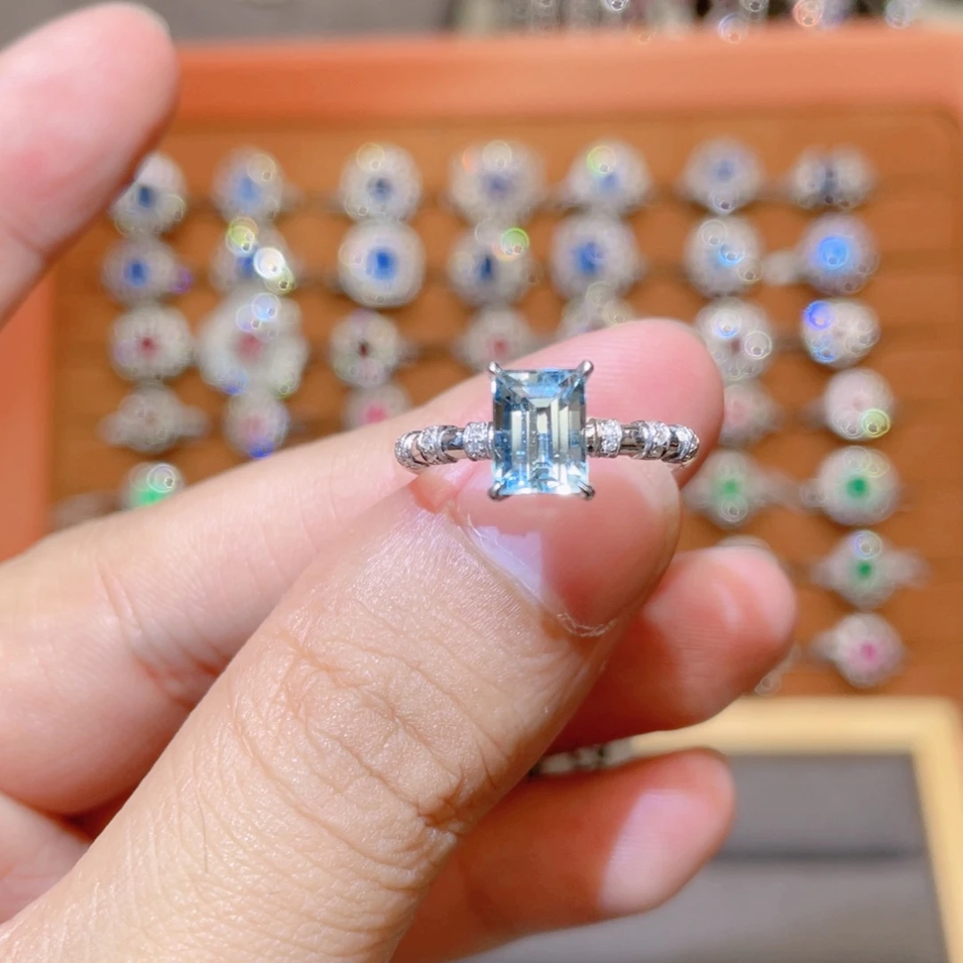 戒圈18K金镶嵌海蓝宝石1.25ct 圣玛利亚