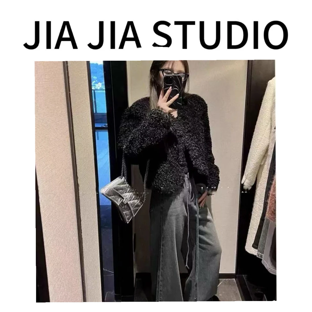 嘉嘉推荐#6868【冬季加厚款】高级感 小香风短款毛毛外套