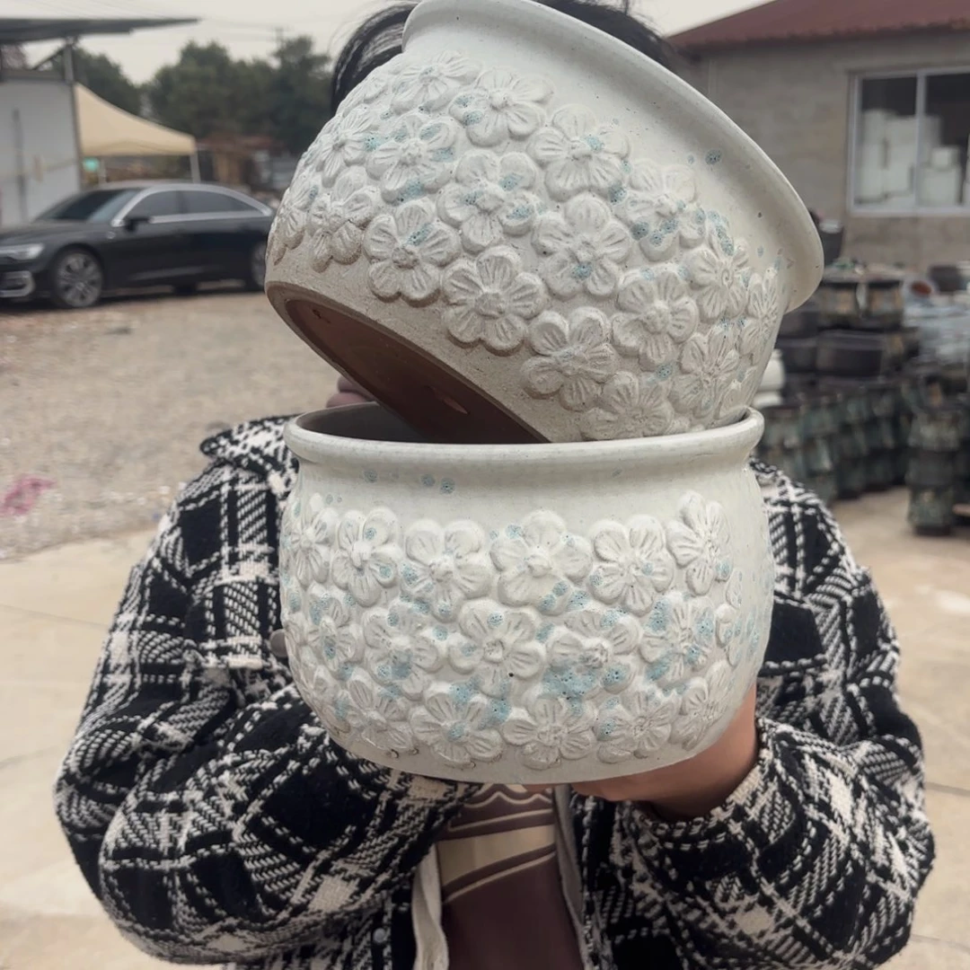 紫砂花盆口径20高度14两个花花