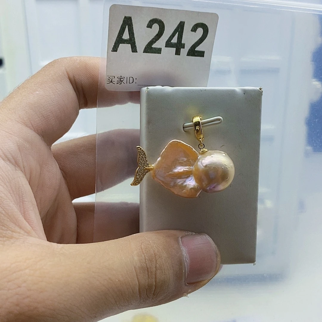 淡水珍珠合金颈饰