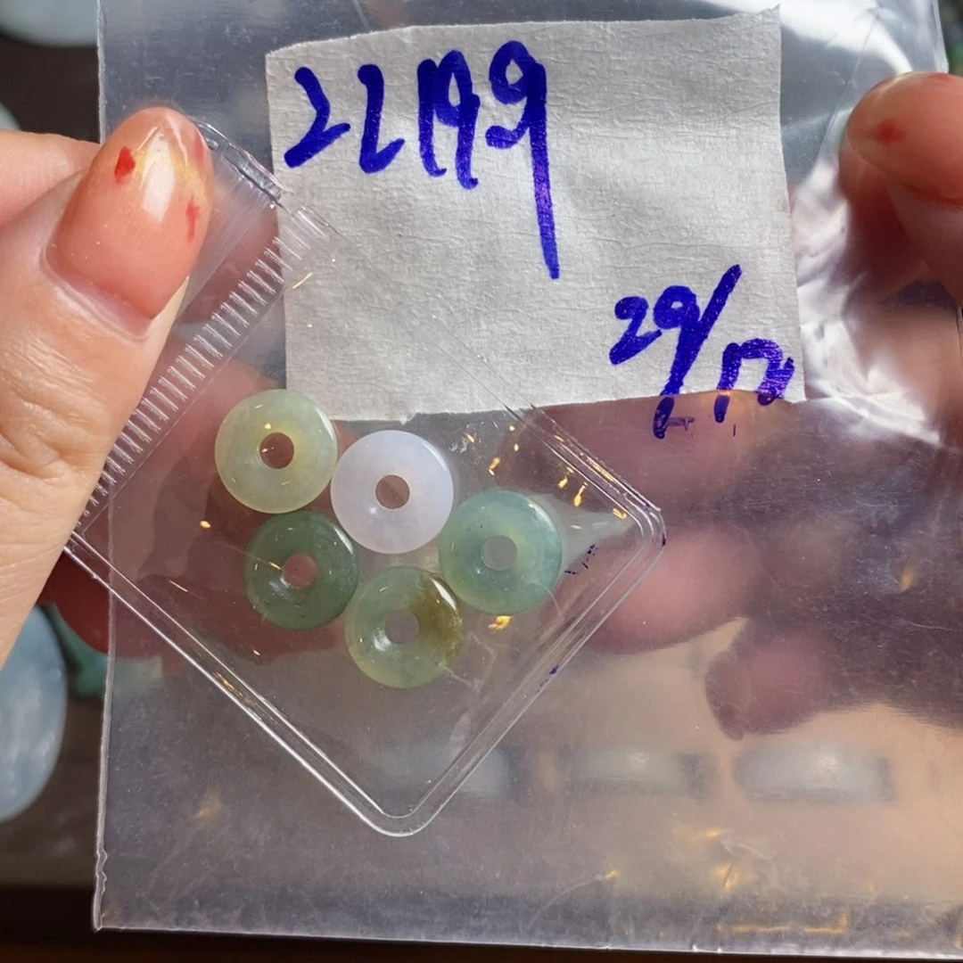 未镶嵌定制翡翠翡翠